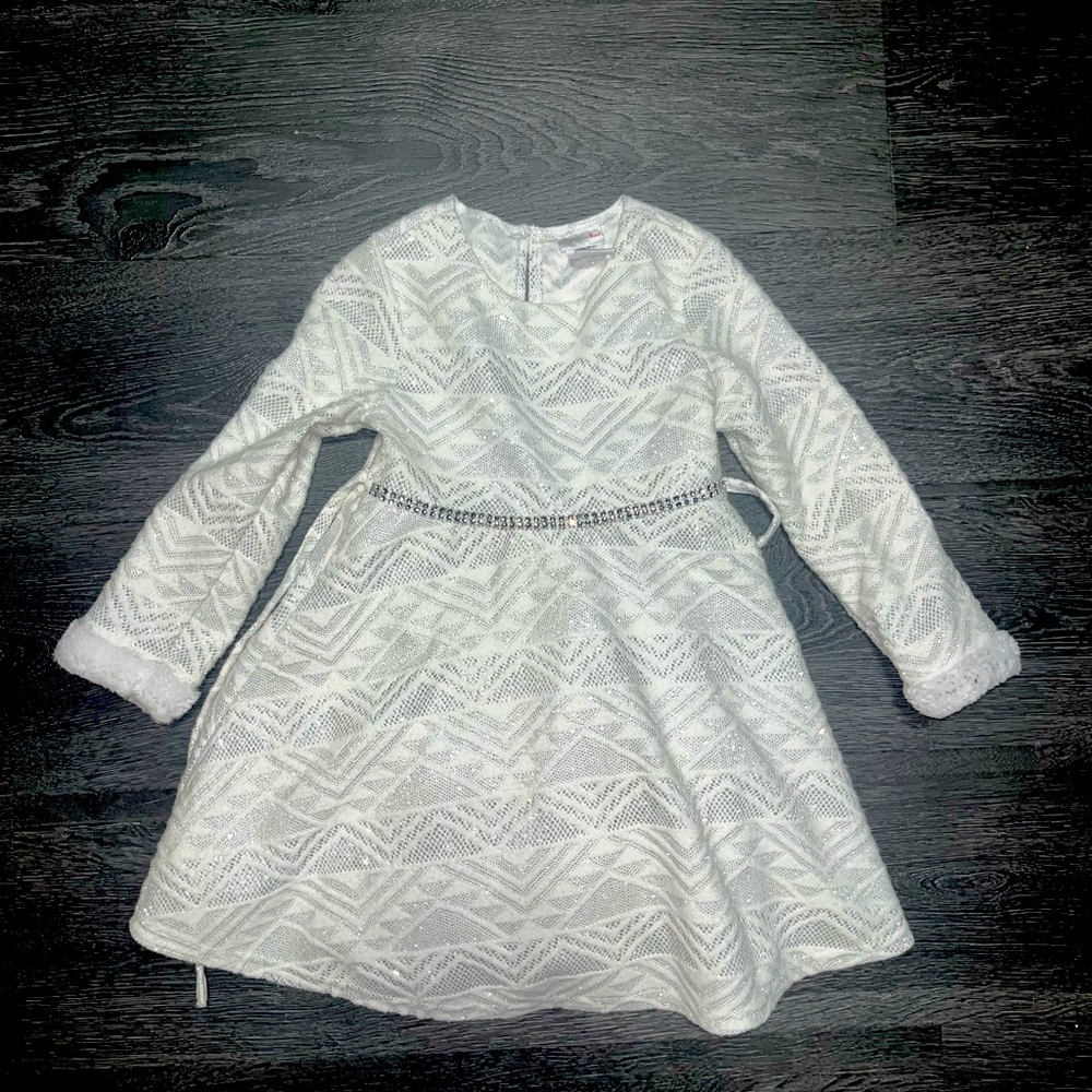Sweet Heart Rose White and Silver Dress Formal Winter Long Sleeve Size 4t